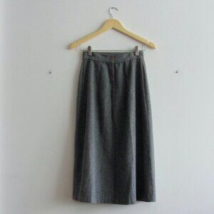 Charcoal gray A-line midi skirt 🖤